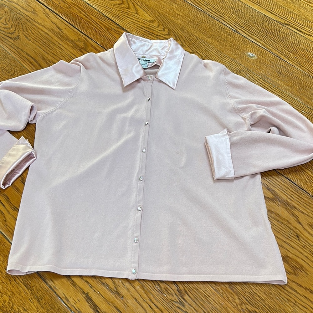 Nygard Collection Petites pink knit cardigan w/satin collar/cuffs. Large.
